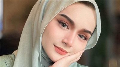 من هو الذي ولد قبل ابيه وم١ت قبل امه ودفن في بطن جدته ؟