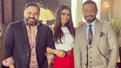 جارتى بتن٨يمني عن طريق اكل بتقدمهولى عشان جوزها يعت٨دى عليا اكتشفت ده بالصد@فة لم مكلتش الكيكة الي جبتها هحكيلكم حكايتي