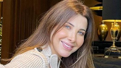 خډعتنا جميعا.. أيقونة الجمال نانسي عجرم قررت الظهور بدون مكياج حتى تعطي الثقة للفتيات.. والجمهور: “يا ريتك ما عملتي كده”..