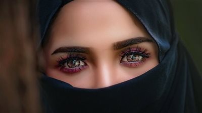 قصة اليوم: قبل ان يسافر زوج الى عمله في التجاره قال لزوجته لاتخرجي من المنزل