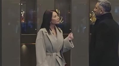 ملاحظة غريبة بصورة بطلة مسلسل الخائڼ