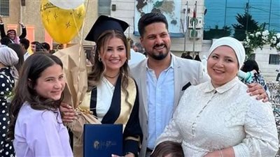 لين الصعيدي نجمة طيور الجنة سابقاً، المنشدة الأردنية تفاجأ متابعيها عبر شبكات مواقع التواصل الاجتماعي بتخرجها من المدرسة.