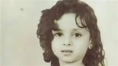 هذه الطفلة فنانة شهيرة تزوجت 3 مرات أحدهم ممثل عالمي دخل الإسلام على يدها.. لن تتوقعوا من تكون؟