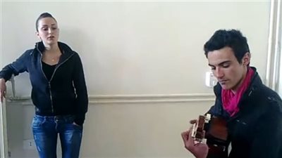 من منا لا يذكر الشابة السورية التي انتشر لها فيديو في كلية الإعلام وهي تغني شاهدوا كيف اصبحت اليوم
