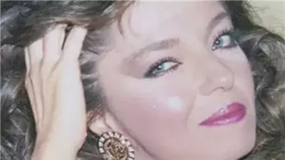 الفنانة الجميلة هدى رمزي تدمرت كليا .. الزمن قضى على ملامحها وحولها لامرأة اخرى.!