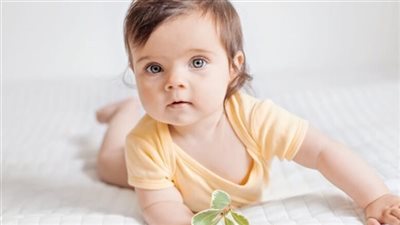 قصه شاب يحب الاطفال جدا