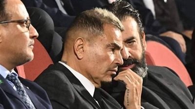 ملاحظة غريبة في صورة عمرو دياب وكريم عبد العزيز.. لن تصدق ماهي؟