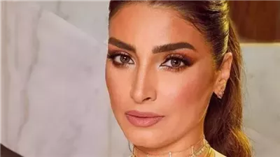 الفنانة روجينا تصدم الجميع بملامحها بعد عمليات التجميل وانتفاخ شفايفها.. والجمهور مصډوم: بقيتي نسخة من نوال الزغبي!! (صورة)