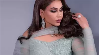 فيديو : الفنانة الإماراتية أحلام تحقق حلم شاب سعودي.. وهذا ما فعلته معه أمام الجميع (شاهد)