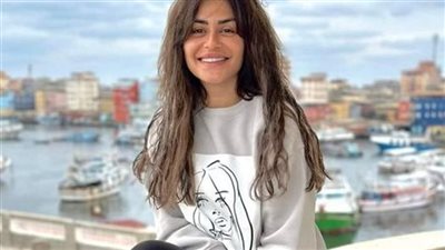 ملاحظة غريبة في صورة منة فضالي.. ما هي؟