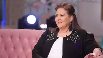تقشـعر له الأبدان.. مشهد دفـن الفنانة دلال عبد العزيز في مواقع التواصل ..