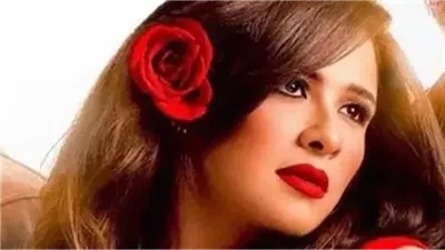 طلعت ملكة جمال.. ظهور مفاجئ لإبنة الفنانة ياسمين عبد العزيز التي اخفتها لسنوات!!شاهد