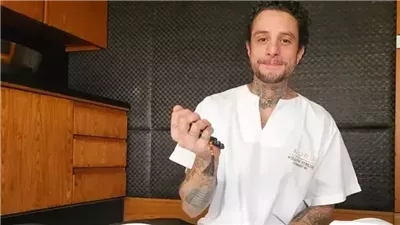 ندمان على أي تاتو عملته؟.. تعليق صاډم وغير متوقع من احمد الفيشاوي
