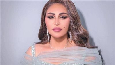الجمهور مصډوم.. أحلام طلبت من طبيب التجميل أن يجعلها شبه هيفاء وهبي.. وهكذا كانت النتيجة!!