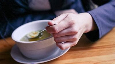 لماذا نهى النبي عن الأكل أو الشرب باليد اليسار