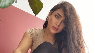 هيا مرعشلي توضح حقيقة ارتباطها بممثل سوري