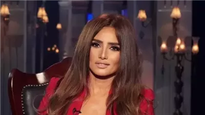 الجمهور في صدمة من شكل الفنانة زينة الجديد.. خضعت لعملية تجميل وأصبحت واحدة تانية خالص!