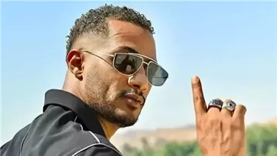 محمد رمضان ينفعل على مدير أحد الفنادق