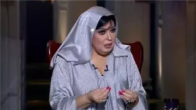 رغم وصولها لـ 70 عام فيفي عبده تصدم الجميع: 
