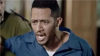 قوات الأمن تقتاد محمد رمضان للمحكمة بالقوة والفنان أمام القاضي: أقسم بالله معلمتش حاجة!