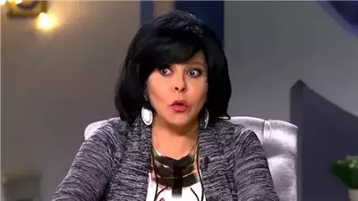 انهار واعترف لاسعاد يونس بكل شيء.. فنان شهير اعتبروه بنت في طفولته من شدة جماله ولم يتزوج حتى عمر 55 عام!!