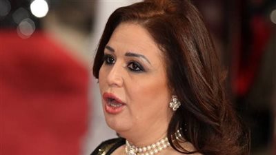 الفنانة الهام شاهين تكشف كيف اساءت سمعة عائلتها وكيف ماټ والدها من القهر بسبب اللقب الذي التصق به بسببها (تفاصيل صاډمة)