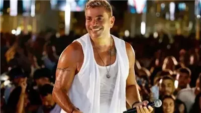 مافعله هذه المره غريب ولايمكن استيعابه.. الفنان عمرو دياب يشعل مواقع التواصل الاجتماعي بهذا الفعل