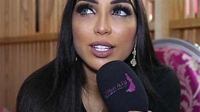 تظهر الفنانة دنيا بطمة كما لم تراها من قبل من داخل صالة الجيم.. 