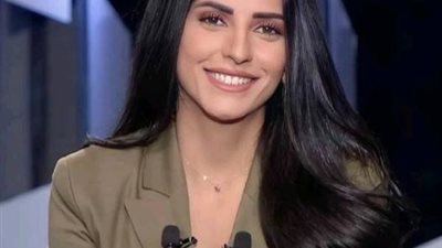 مذيعة قناة الحدث لارا نبهان تواجه موقفاً محرجاً ومخجلاً أثناء بث مباشر 