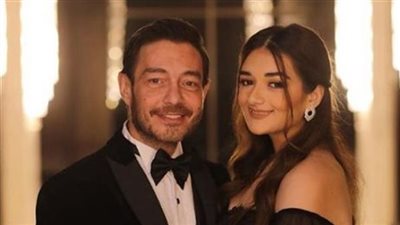 ملك أحمد زاهر تستعين بطبيب نفسية