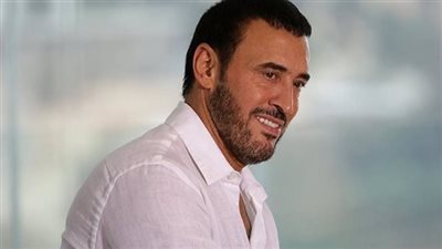 القيصر يلقن فنان العرب درسا في الأدب .. هكذا رد كاظم الساهر على محمد عبده بعد إهانته!