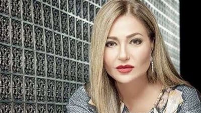 بسبب تجاهله لها.. ليلى علوي ترد على تصرف عمرو دياب بطريقتها الخاصة