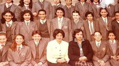 هذه الطفلة أصبحت فنانة شهيرة ووالدها نجم كبير في مصر.. لن تصدق من هي؟