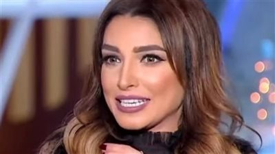 روجينا تتعرض لحروق في الوجه - صور