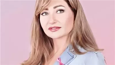 صورتها ستصدمك!! ليلى علوي النسخة (الأفغانية) ټحرق مواقع التواصل والفنانة مصډومة: سبحان الله يخلق من الشبه أربعين!!