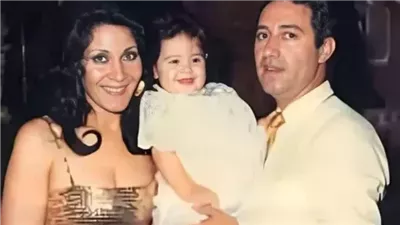 الطفلة في هذه الصورة أصبحت نجمة كبيرة ولم تتزوج حتى الآن لن تتوقع من هي