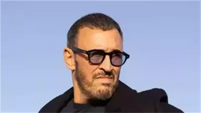 كاظم الساهر يتحدى المړض ويحيي حفلاً غنائياً في جده وهو متعب.. وهذا ما قاله لجمهوره!