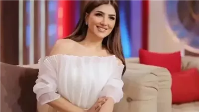 مي عمر ټخطف الأنظار بإطلالة صيفية في آخر ظهور