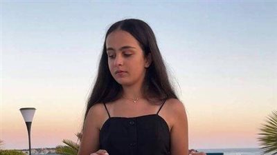 هذه الفتاة هي ابنة فنانة شهيرة.. من هي؟