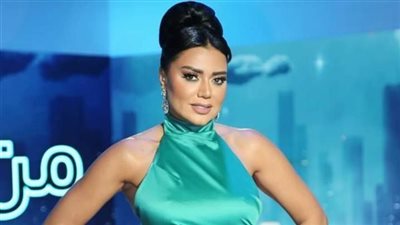 ظهور غريب لـ رانيا يوسف في حفل زفاف بشرى