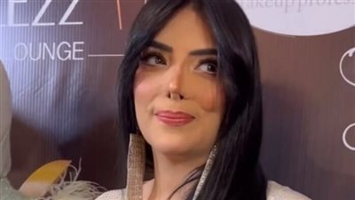 “رجعت زي الأول”.. حورية فرغلي تفاجئ الجميع بتركيب أنف صناعية