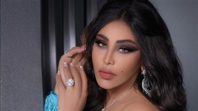 بسبب الملابس. مشادة كلامية بين أحلام وأحد المتابعات تنتهي بکاړثة بينهم