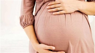 رجل ترك زوجته وهي تلد وذهب مع أصدقائه ليلهو وعندما ذهب ليرى ابنه حدث