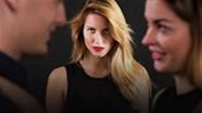 ما سر انجذاب النساء إلى الرجال المتزوجين؟