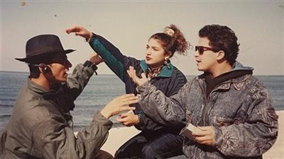 هذه الصورة بها 3 نجوم كبار.. خمن من هم؟