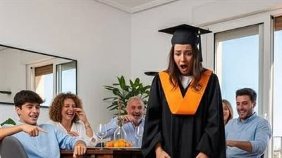 ألقوا كعكة تخرّجي على الأرض… فقررت إنهاء كل شيء